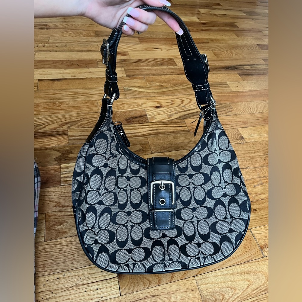 Coach signature Celeste convertible hobo shoulder black bag 6363 buckle medium